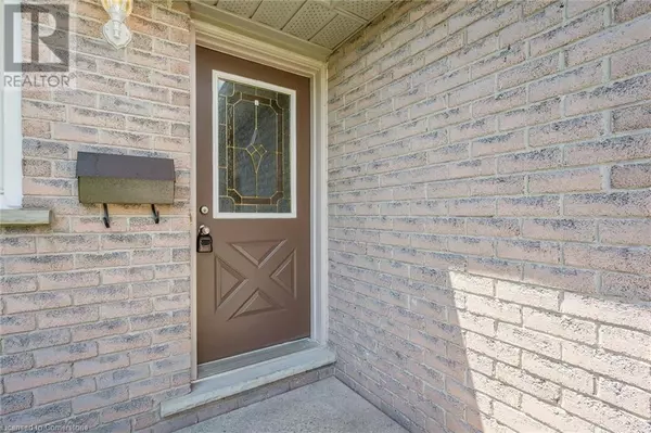 Guelph, ON N1G4V3,71 MOSS Place