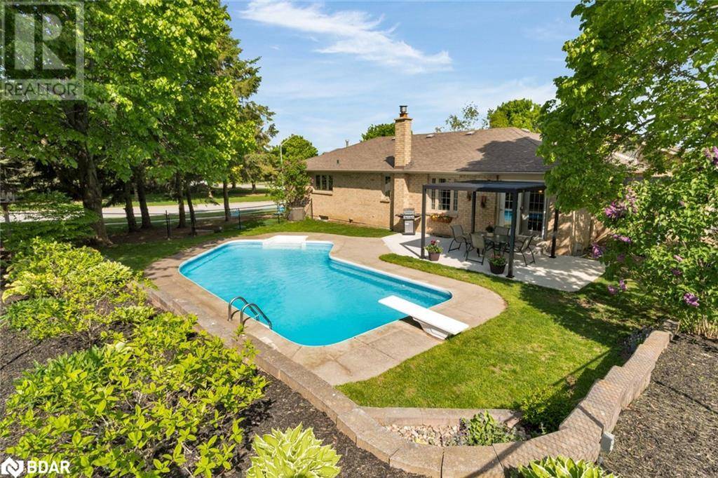 Innisfil, ON L0L1K0,2235 MEADOWLAND Street