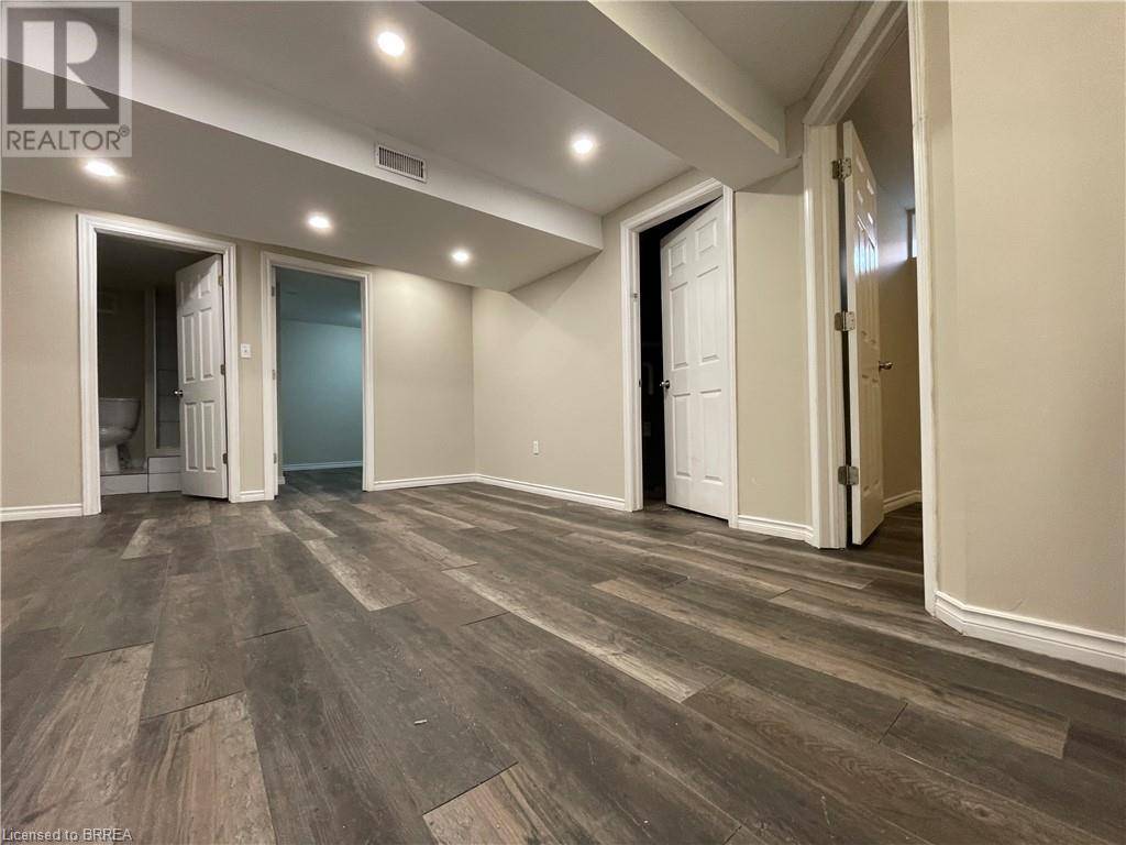 Brantford, ON N3T2R9,27 MARLBOROUGH ST #Lower
