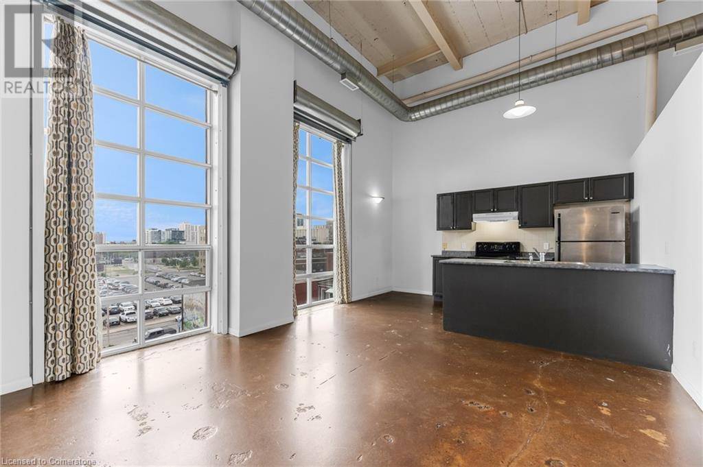 Hamilton, ON L8R3H7,11 REBECCA ST #402