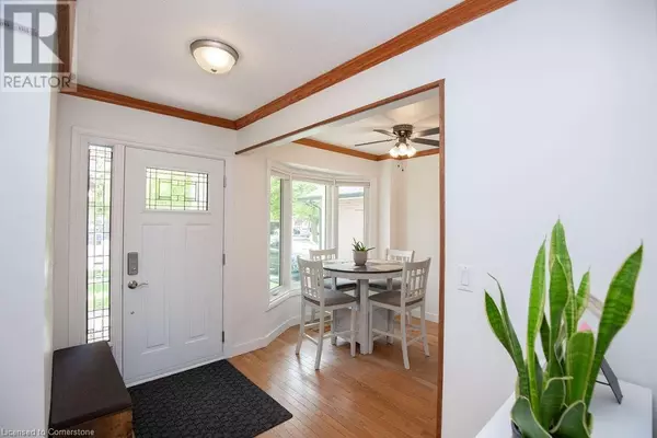 Grimsby, ON L3M5B7,54 MERRITT Crescent