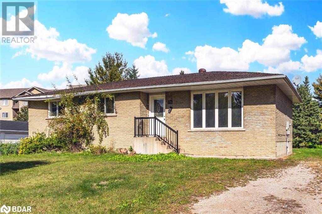 221 PHILLIPS Street, Barrie, ON L4N3V2