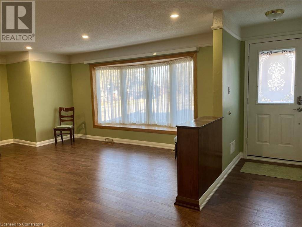 Waterloo, ON N2J2A2,91 WEBER Street S