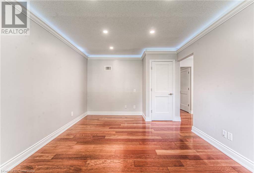 Kitchener, ON N2H1J4,60 ROSEDALE Avenue