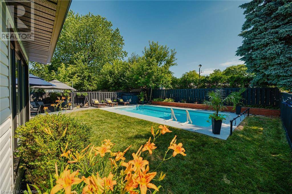 Brampton, ON L6V1Z9,22 MADOC Drive