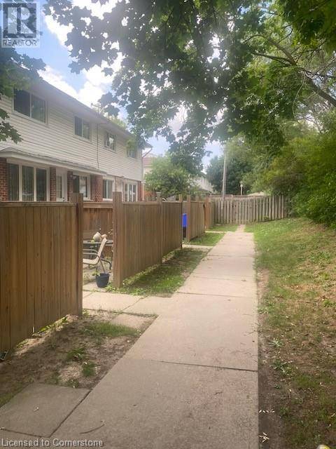 Kitchener, ON N2M2E3,58 HAZELGLEN Drive