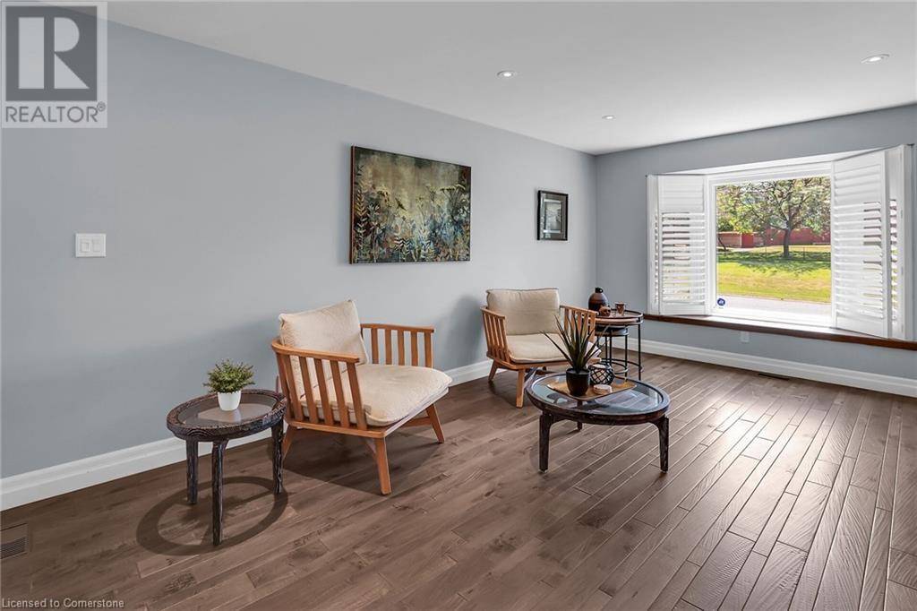 Grimsby, ON L3M4V9,329 CENTRAL Avenue