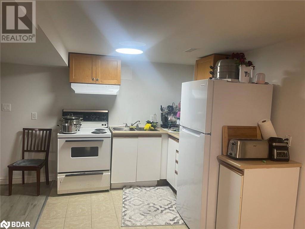 Barrie, ON L4M1R9,153 CODRINGTON Street