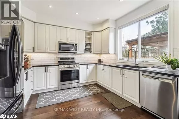Oakville, ON L6M4A4,1349 SAGEWOOD Crescent