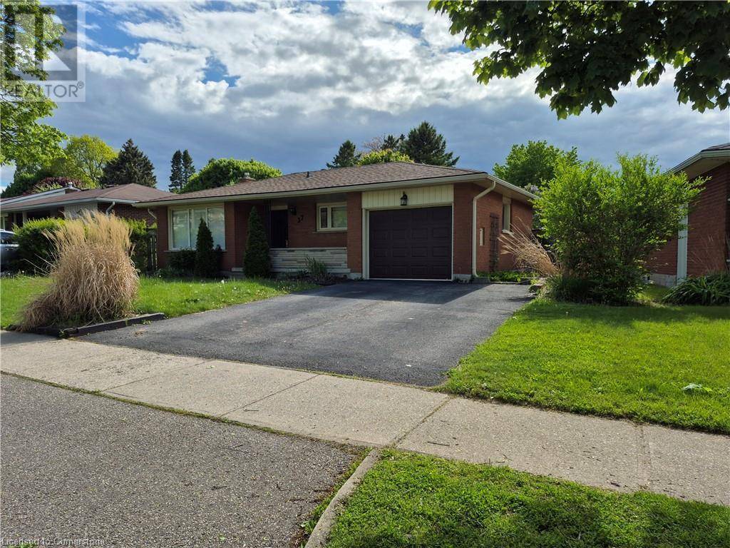 37 MONTCALM Drive, Kitchener, ON N2P2P9