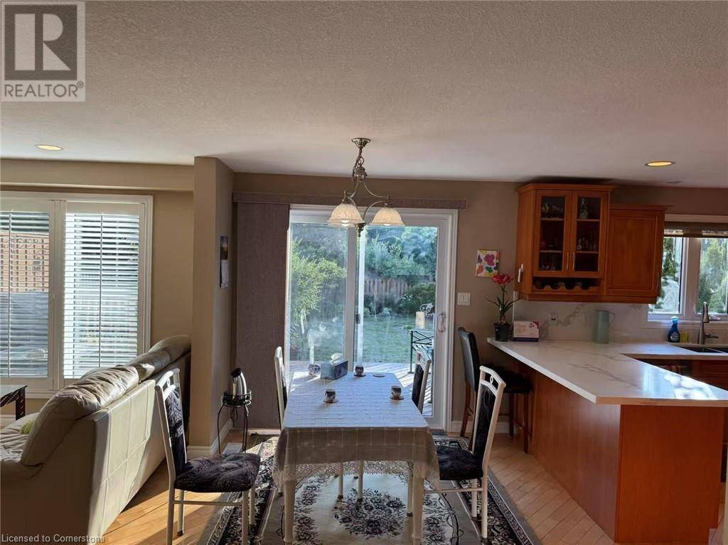 Waterloo, ON N2V2R3,805 BIRCHMOUNT Drive