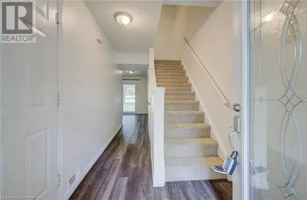 Grimsby, ON L3M4W5,130 LIVINGSTON AVE #26