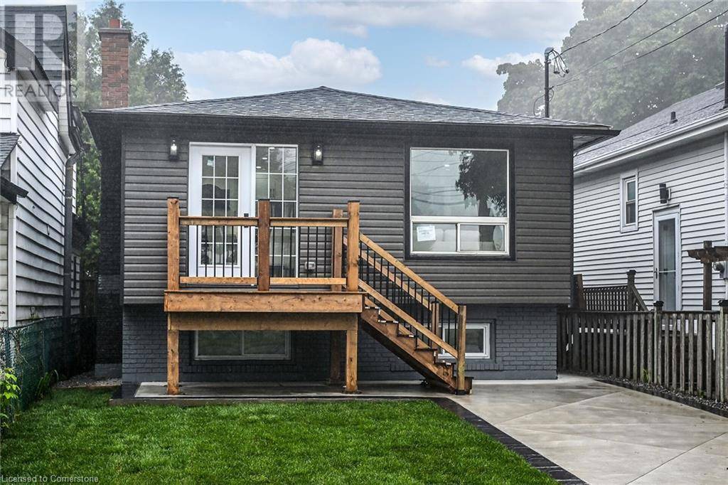 Hamilton, ON L8V1G2,944 CONCESSION Street