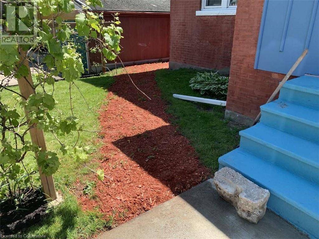 Niagara Falls, ON L2E1G8,4322 BAMPFIELD Street