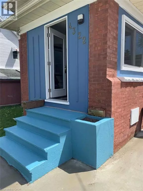 Niagara Falls, ON L2E1G8,4322 BAMPFIELD Street