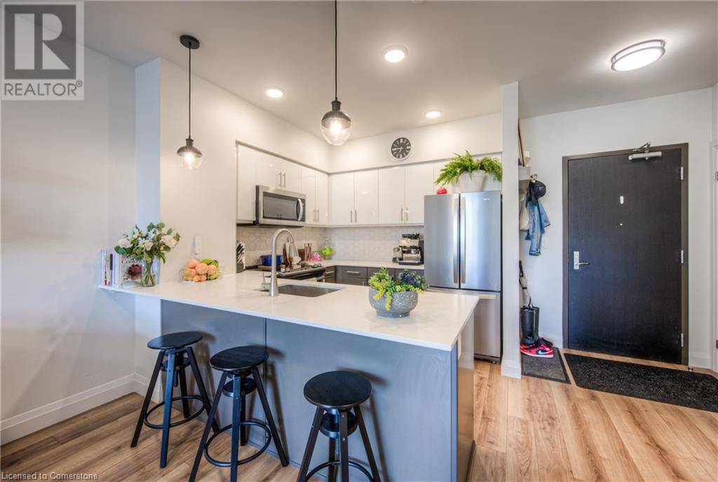 Kitchener, ON N2G0C4,399 QUEEN ST South #418