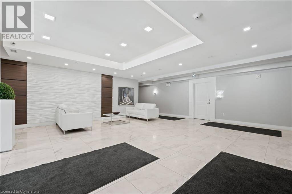Guelph, ON N1L0N6,1280 GORDON ST #103