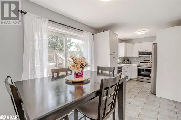 Barrie, ON L4N0Z1,89 BENTLEY Crescent