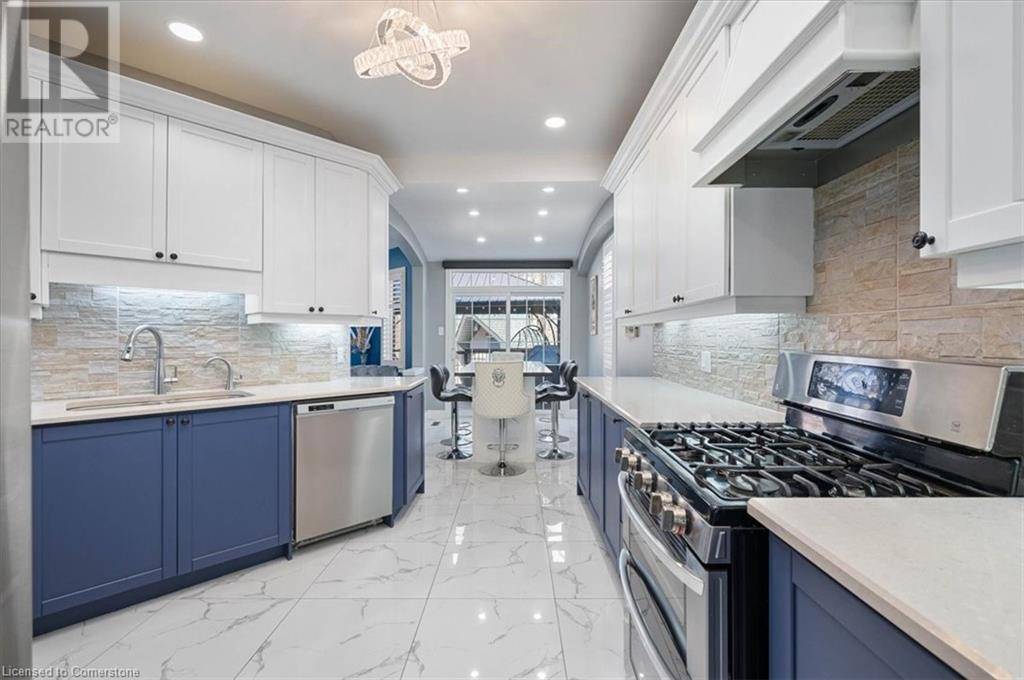 Kitchener, ON N2P2S8,524 WOODFIELD Court