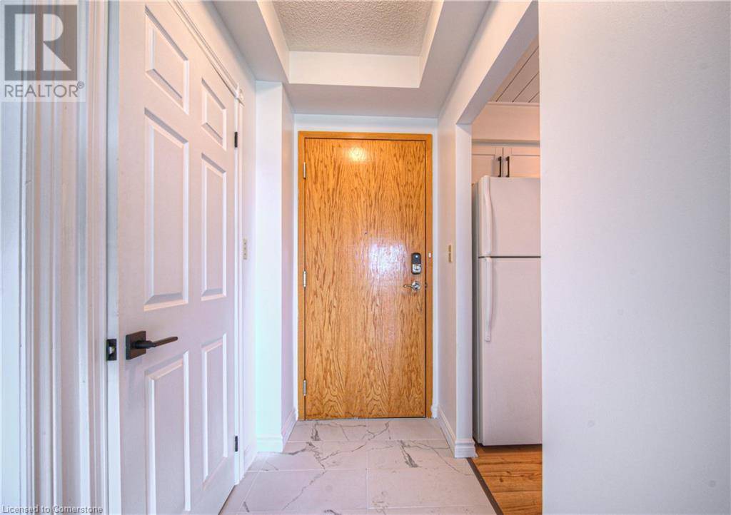 Cambridge, ON N3H5L2,237 KING ST West #1207