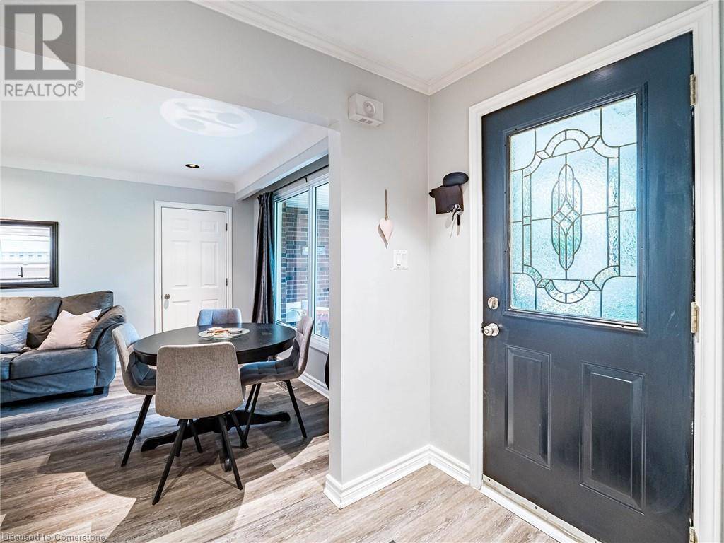 Burlington, ON L7L2B8,637 ARTREVA Crescent