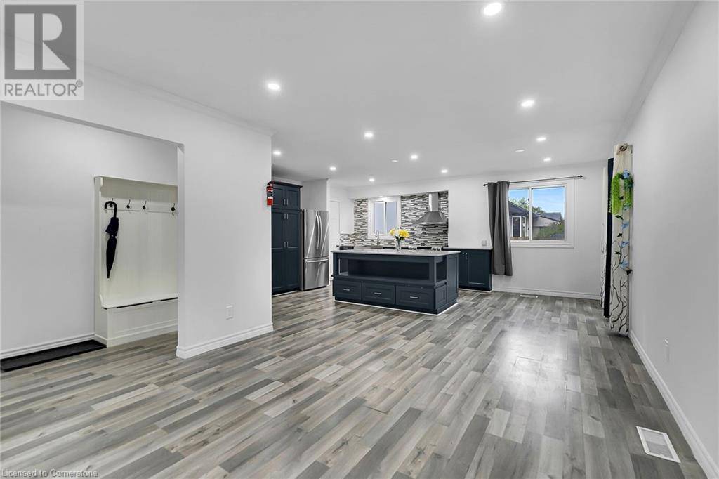 Kitchener, ON N2B3K8,262 HERITAGE Drive