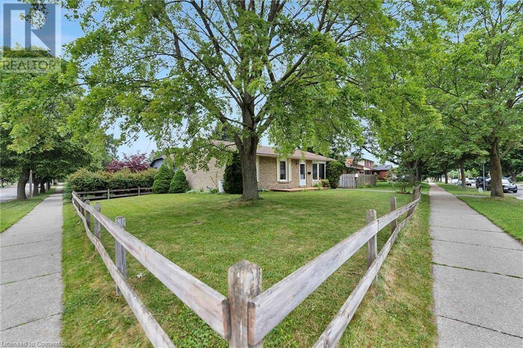 Kitchener, ON N2B3K8,262 HERITAGE Drive