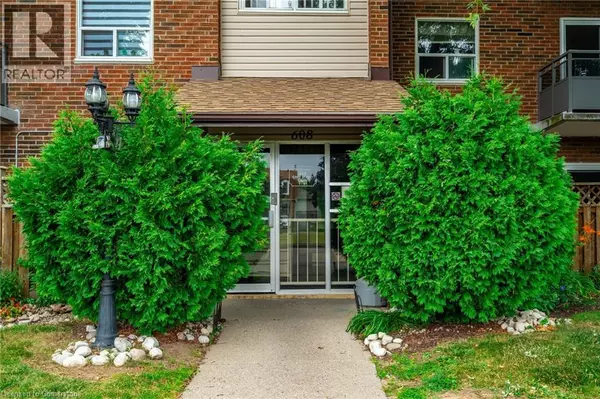 Brantford, ON N3S4Y1,608 GREY ST #11