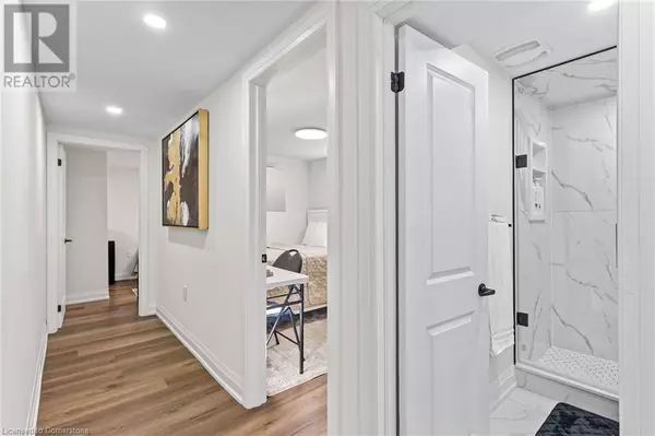 Oakville, ON L6K2C2,523 PINEGROVE RD #Lower