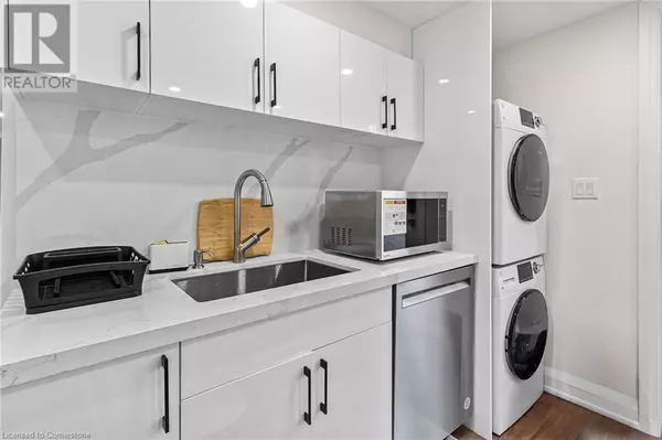 Oakville, ON L6K2C2,523 PINEGROVE RD #Lower