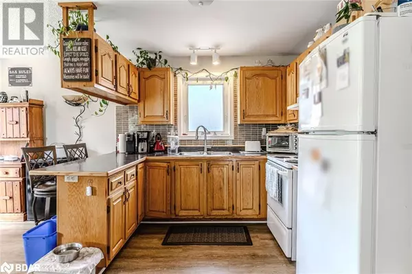 Innisfil, ON L9S1Y7,884 MAPLEWOOD Drive