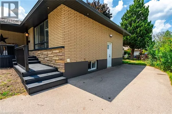Brantford, ON N3R2Z6,4 HARVARD Avenue