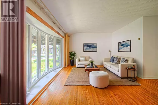 Waterloo, ON N2J2E7,56 CARDINAL Crescent S