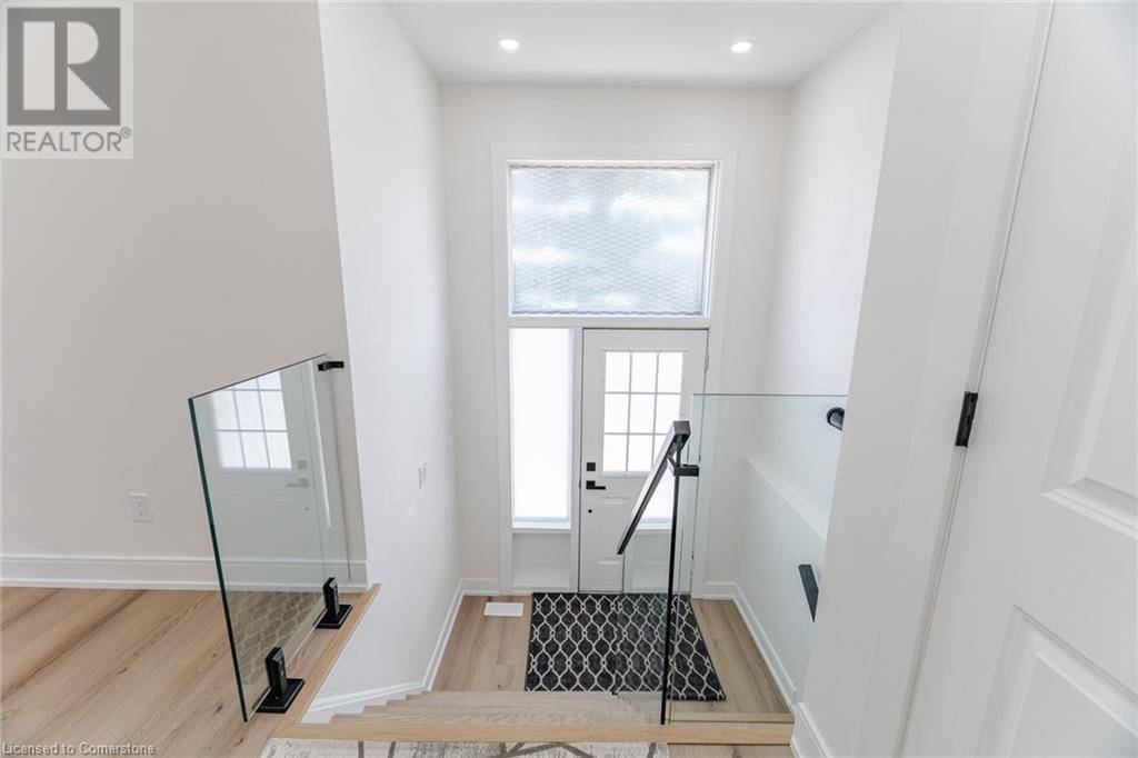 Mississauga, ON L5B2J2,477 FERGO Avenue