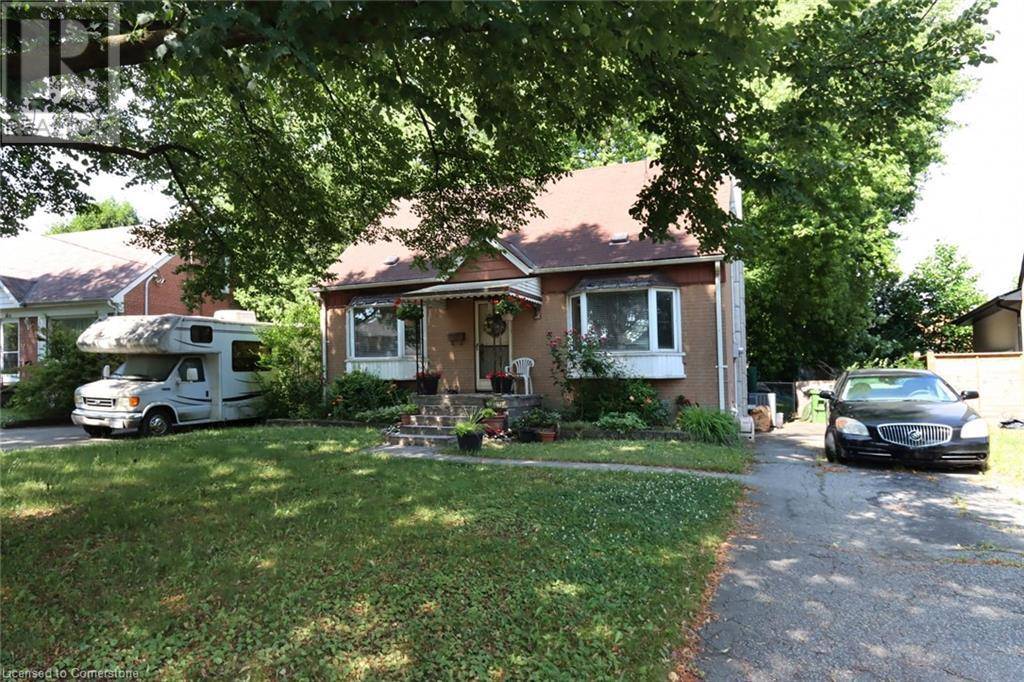 26 ANN ARBOUR Road, Toronto, ON M9M2J6