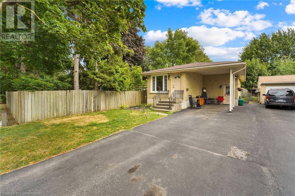 Brantford, ON N3S4L9,57 AVONDALE Street