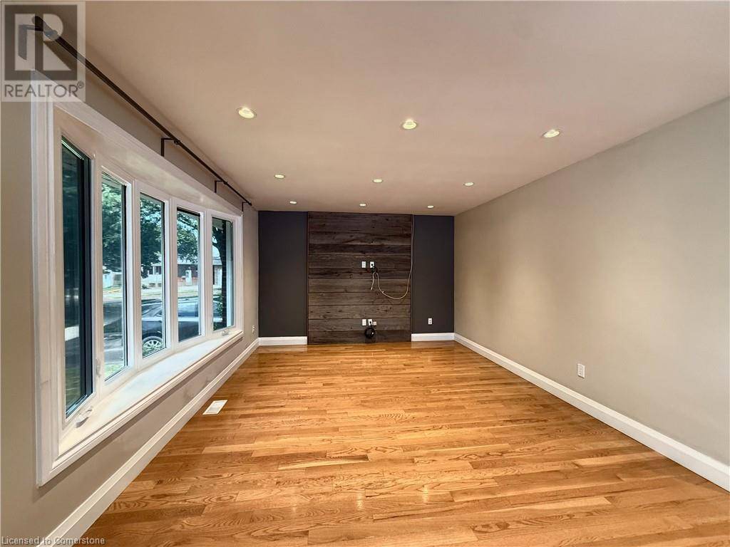 Burlington, ON L7L2B3,589 WILENE Drive