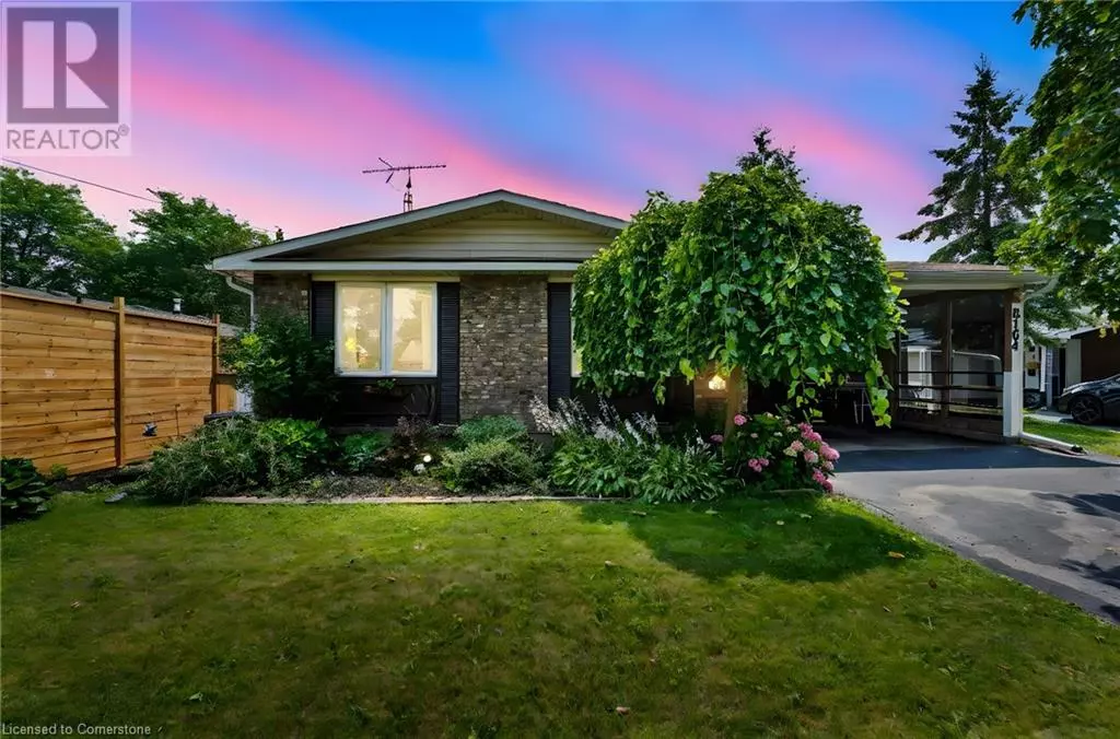 Niagara Falls, ON L2H1T7,8164 CATALINA Street