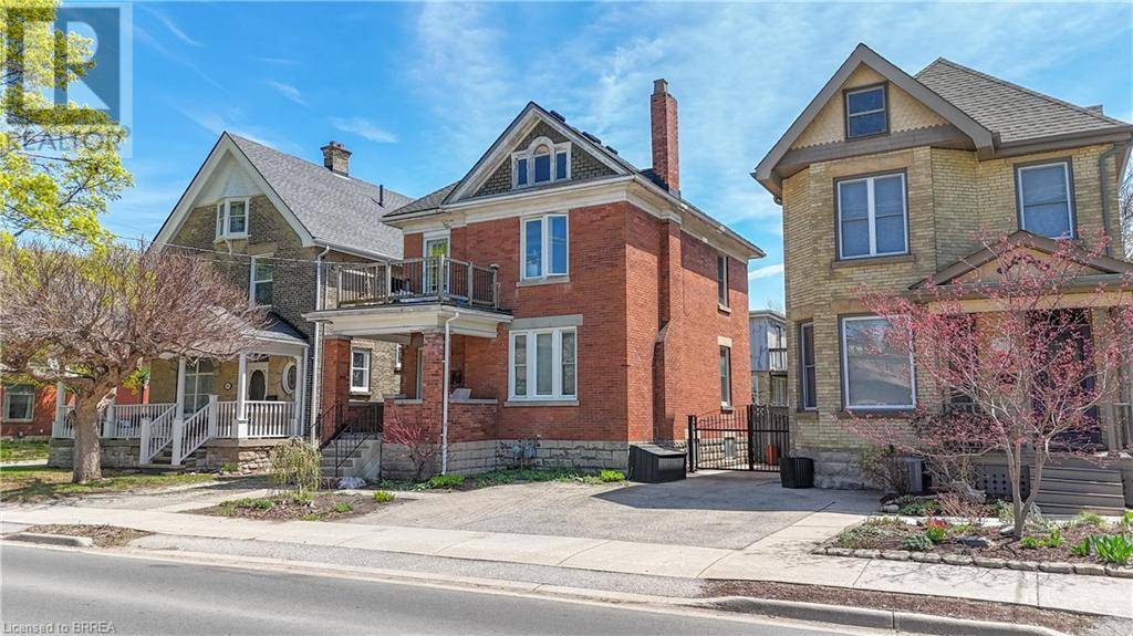 London, ON N5W3H7,867 QUEENS Avenue