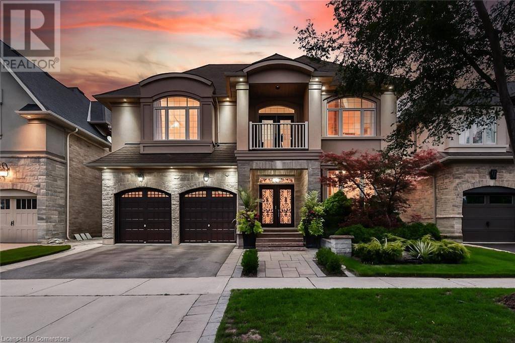 526 HIDDEN Trail, Oakville, ON L6M0N3