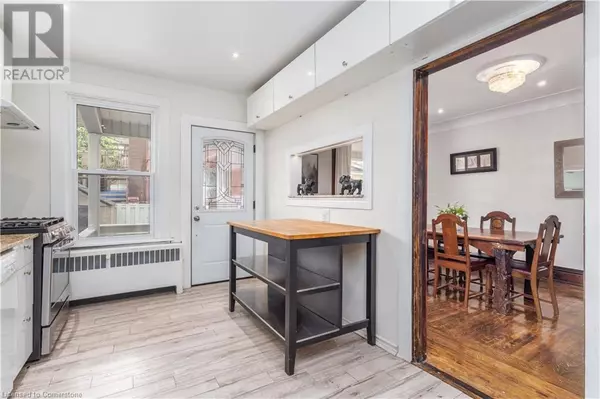 Hamilton, ON L8L6R6,20 BARNESDALE Avenue N