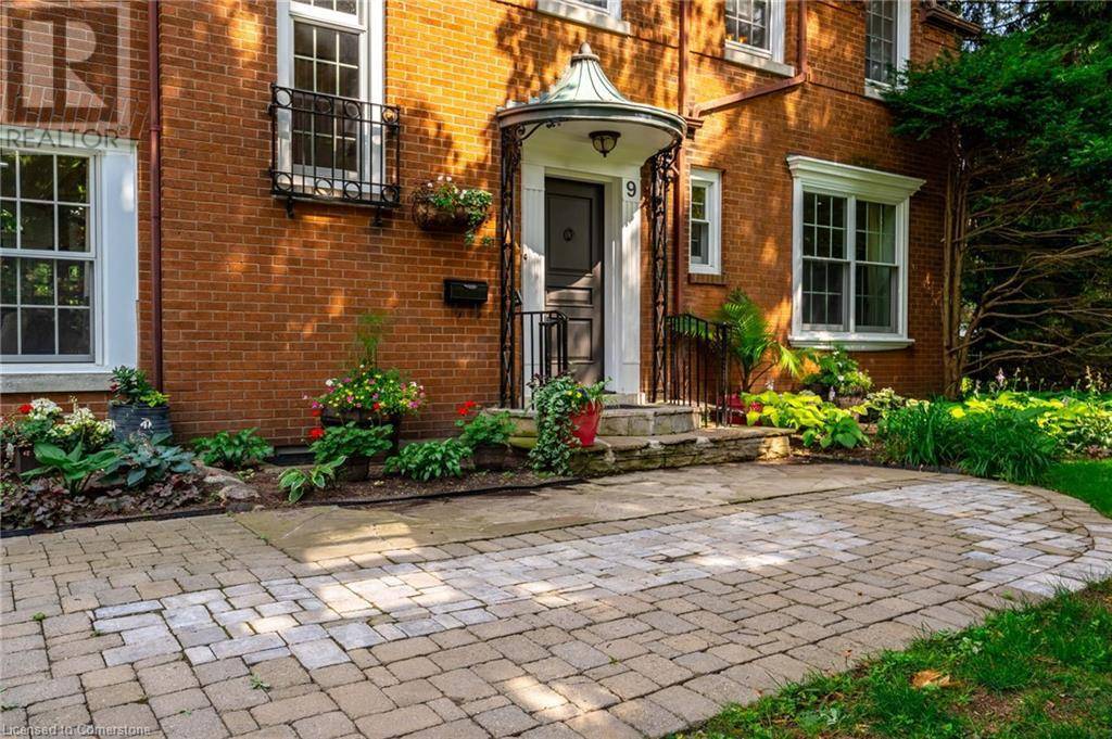Cambridge, ON N1S2T2,9 LANSDOWNE Road S