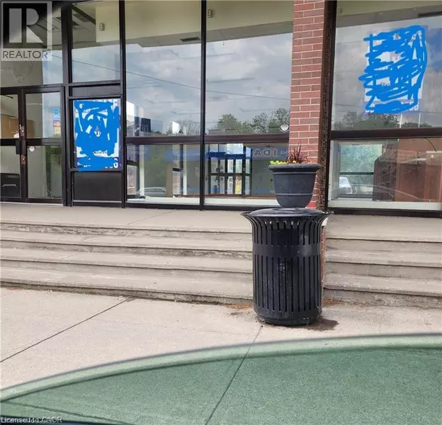 58 KING Street E, Dundas, ON L9H5G8