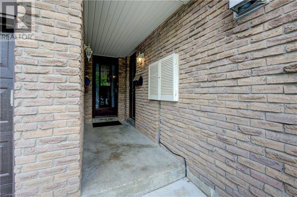 Kitchener, ON N2N1J4,19 HILLBROOK Crescent