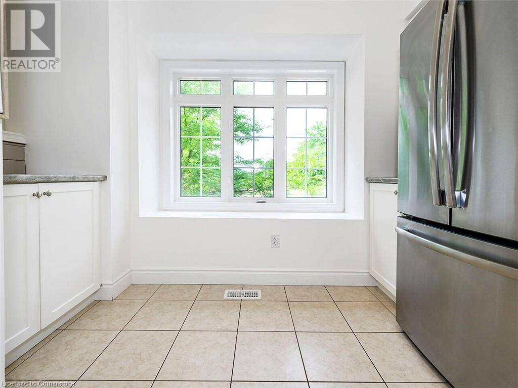 Burlington, ON L7L7G2,5080 FAIRVIEW ST ST #15