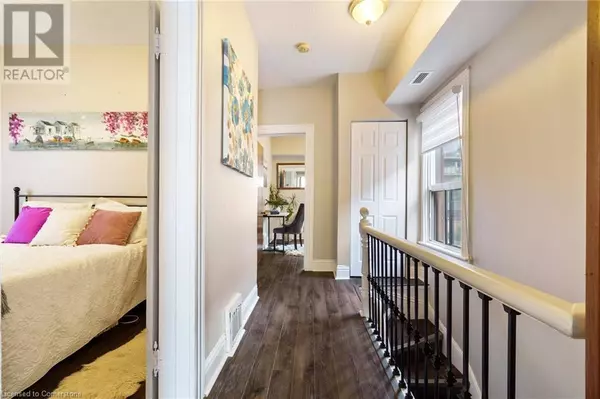 22 AIKMAN AVE #2, Hamilton, ON L8M1P7