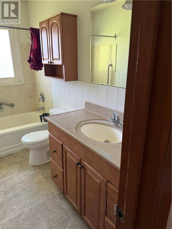 Brantford, ON N3R2S4,71 PUSEY Boulevard