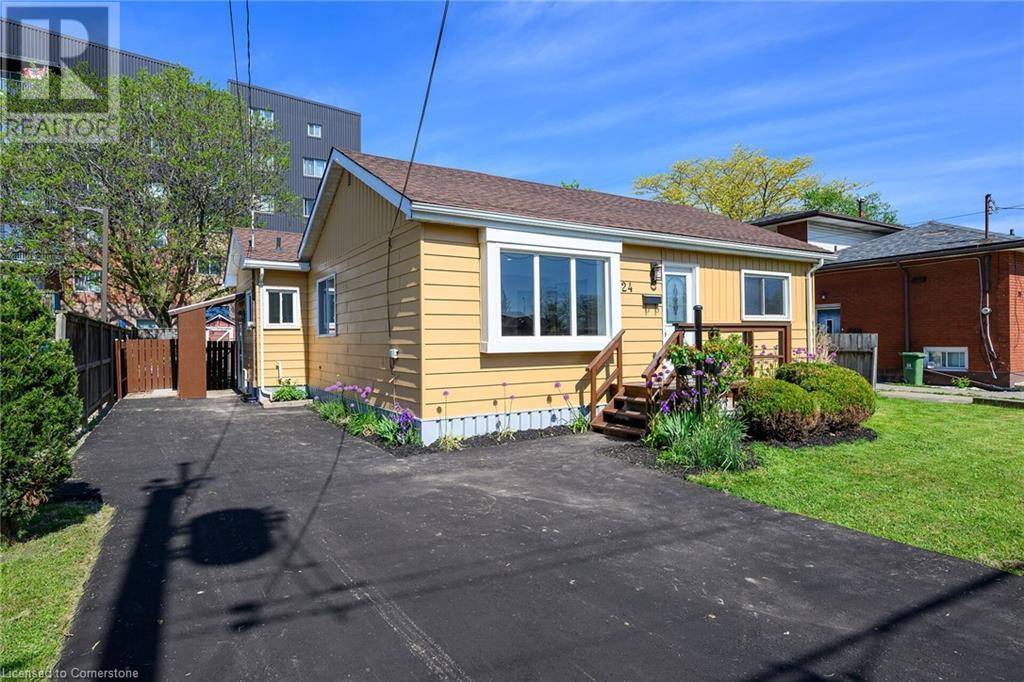24 CLAPHAM Road, Hamilton, ON L8G5A1