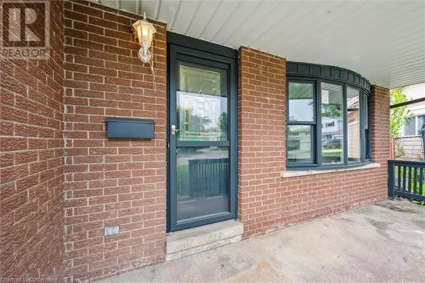 Kitchener, ON N2N1E1,21 FOREST GLEN Court