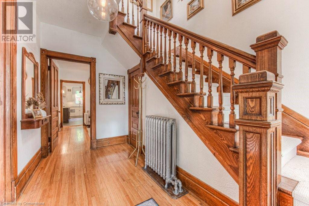 Kitchener, ON N2G1W7,350 QUEEN Street S